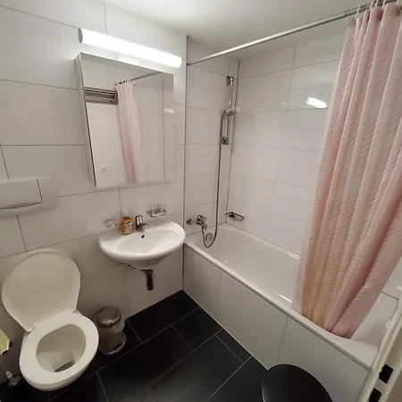 Apartment Helle 2 Schlafzimmer In - Grosszuegig, Zentral Und Ruhig Gelegen
