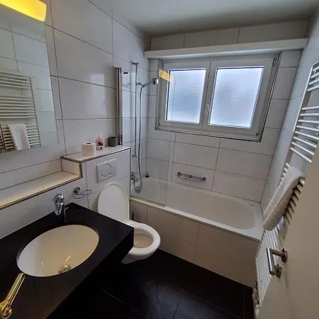 Apartment Helle 2 Schlafzimmer In - Grosszuegig, Zentral Und Ruhig Gelegen