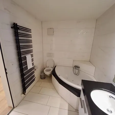 Helle 2 Schlafzimmer In - Grosszuegig, Zentral Und Ruhig Gelegen Apartment