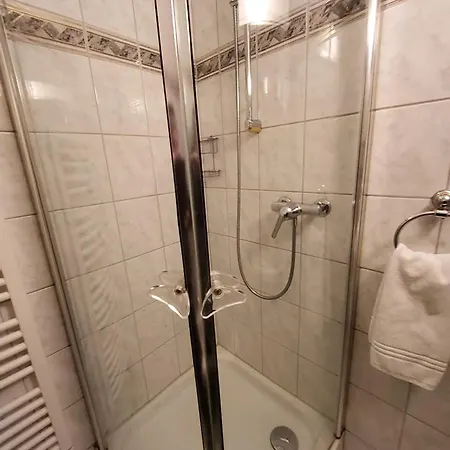Helle 2 Schlafzimmer In - Grosszuegig, Zentral Und Ruhig Gelegen *