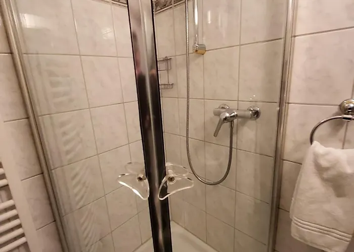 Helle 2 Schlafzimmer In - Grosszuegig, Zentral Und Ruhig Gelegen *